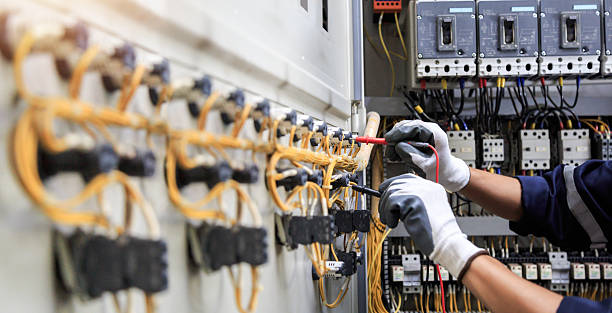 Professional Electrician technician working in Forest Park, GA
